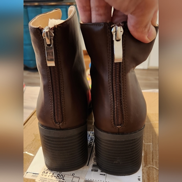 Brown size 10 booties - Picture 4 of 4